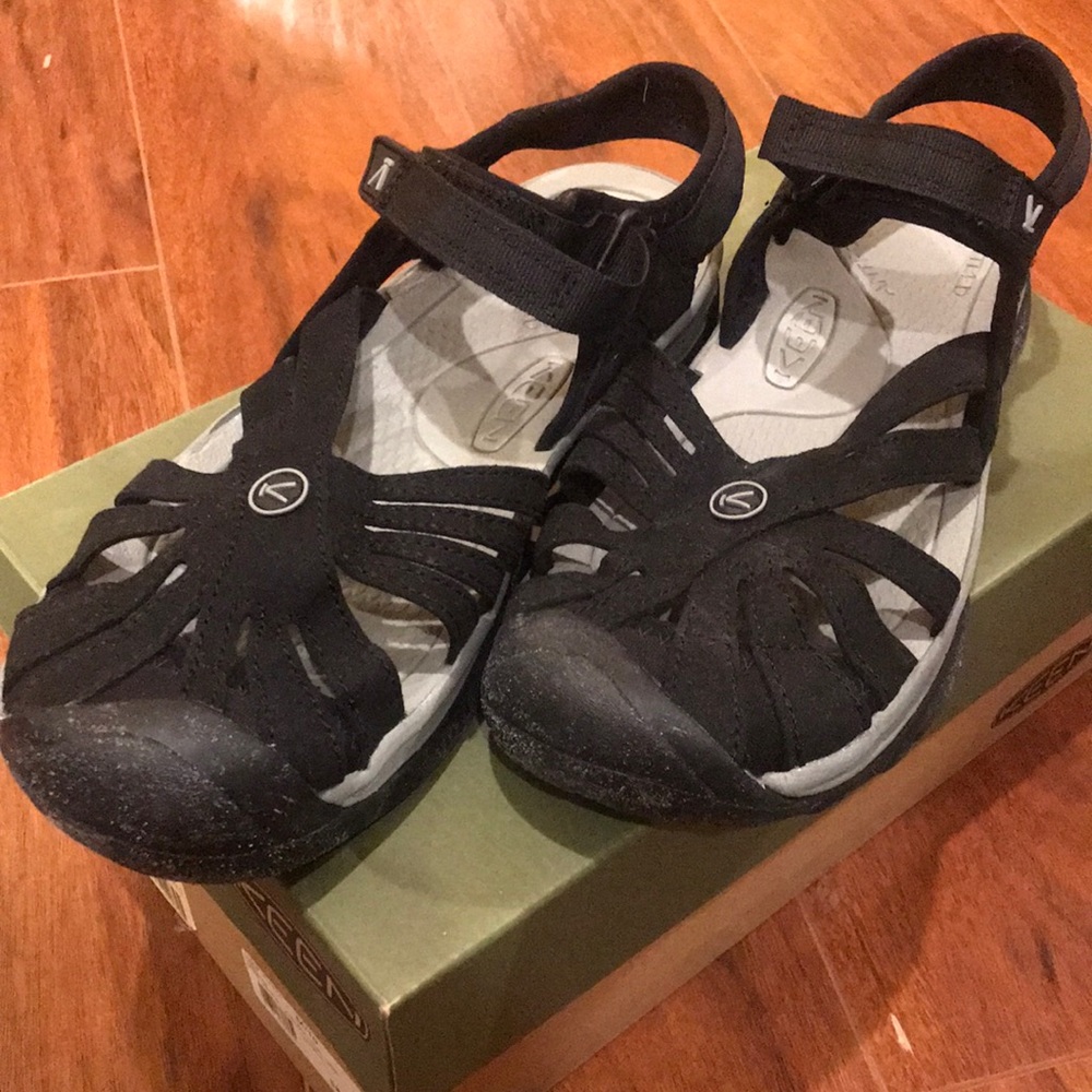 Keen Rose Sandal Black Size 10
